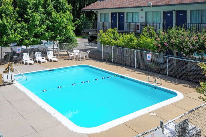Pool 7 of 28