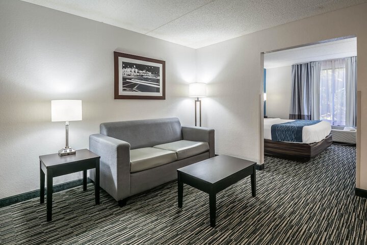 Room 30 of 36
