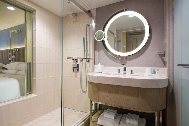 VEA Newport Beach a Marriott Resort & Spa