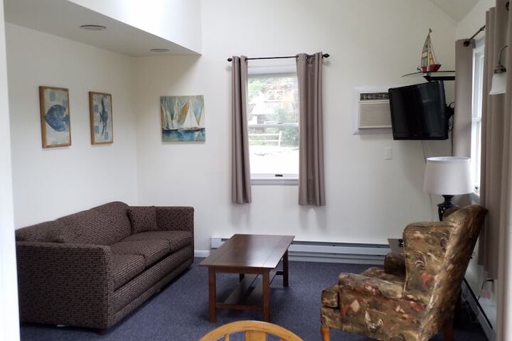 Room 83 of 127