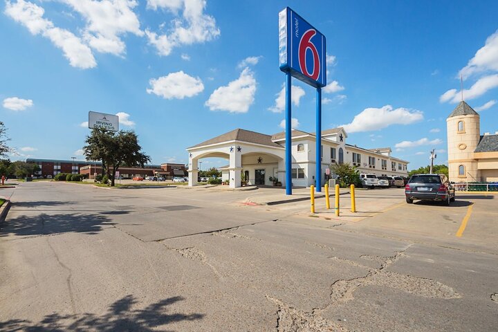 Hotel Exterior 25 of 25