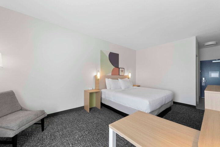 Room 11 of 31