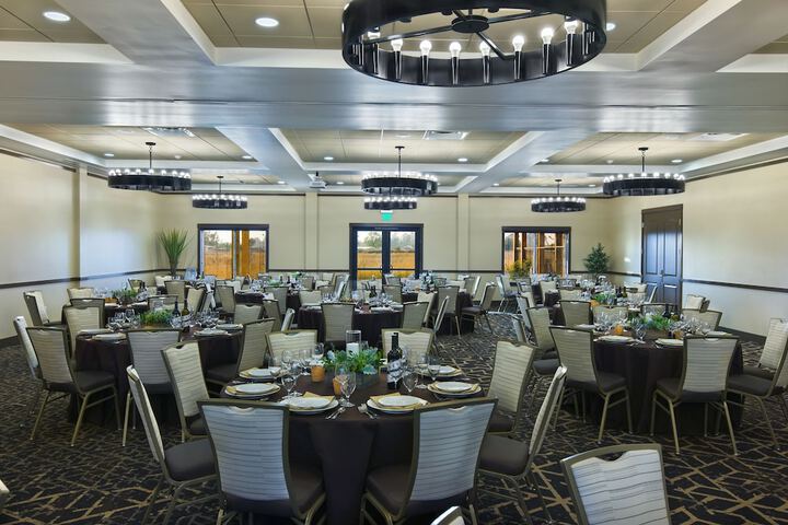 Ballroom/Hall 46 of 51