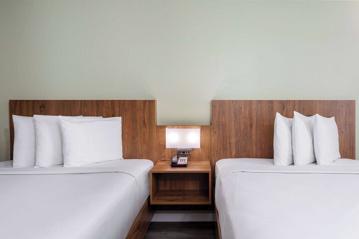 Ramada by Wyndham Altamonte Springs Near I-4