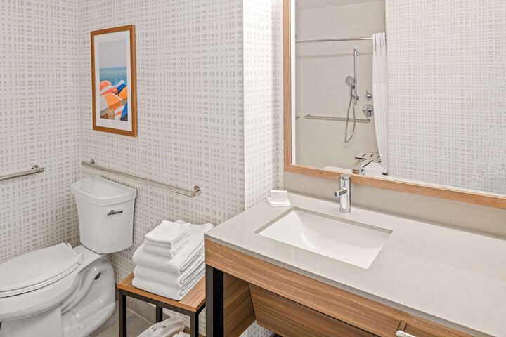 Hampton Inn by Hilton Costa Mesa Newport Beach