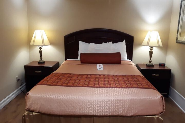 Room 7 of 24