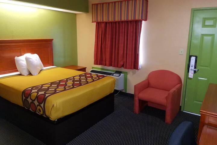 Room 35 of 57