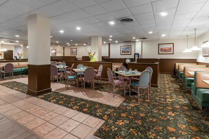 Ramada by Wyndham Reno Hotel and Casino