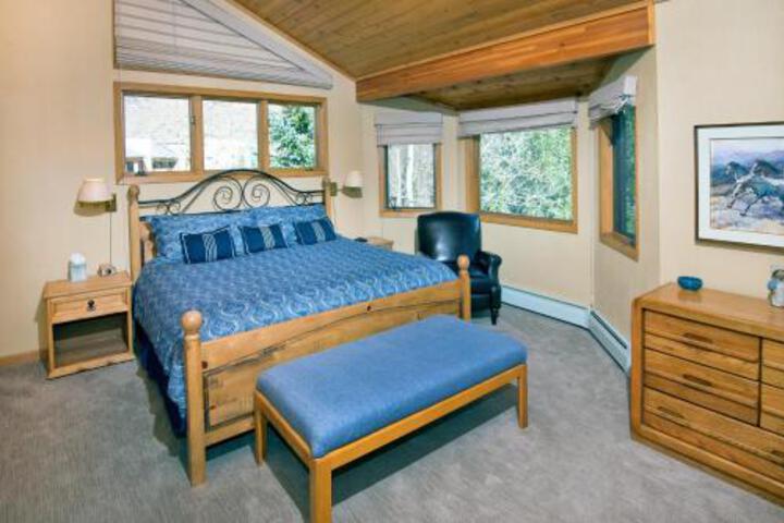 Spacious & Convenient Townhome #61 on the Golf Course