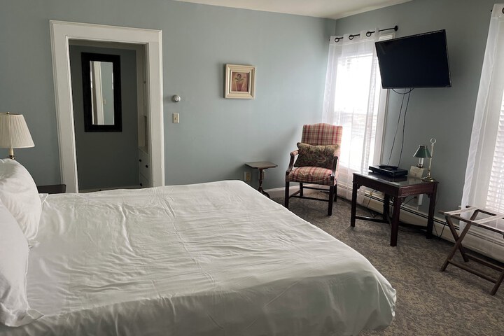 Room 16 of 43