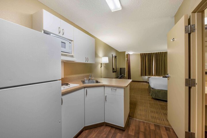 Room 12 of 28