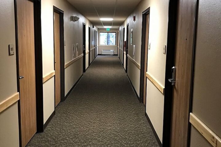 Ballroom/Hall 43 of 44