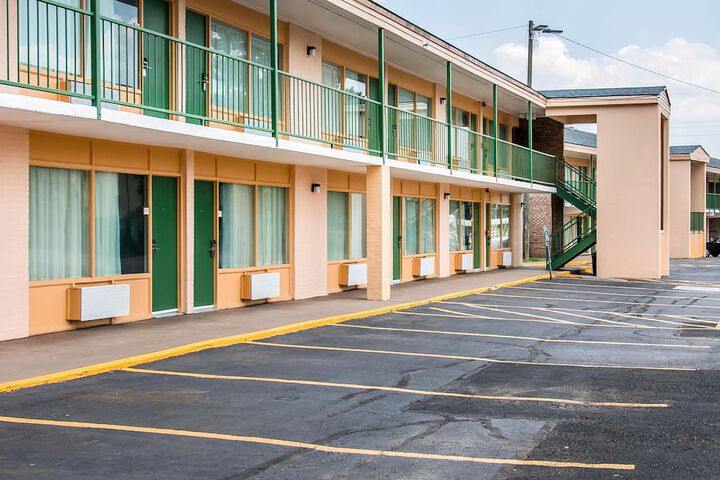 Hotel 4 of 33