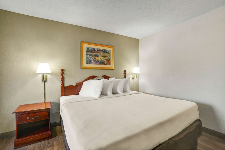 Room 15 of 29