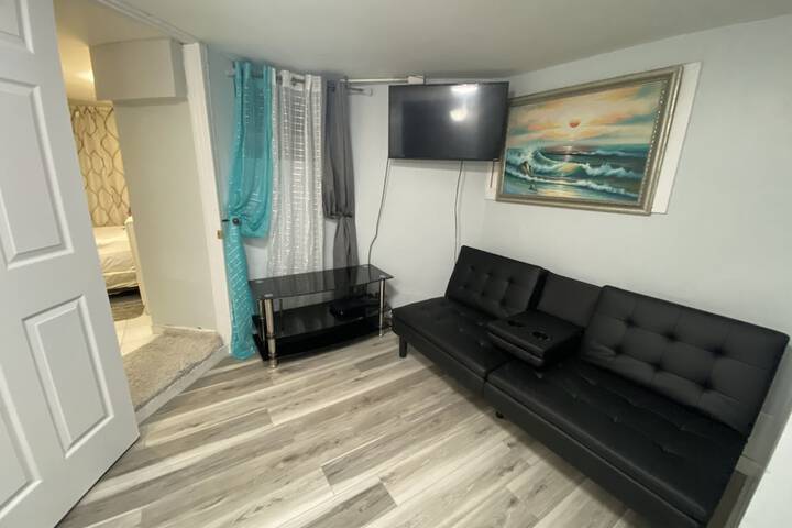 Nice 2 bedroom Apt With Patio