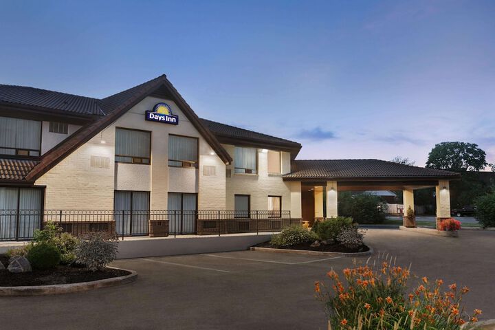 Hotel 2 of 39