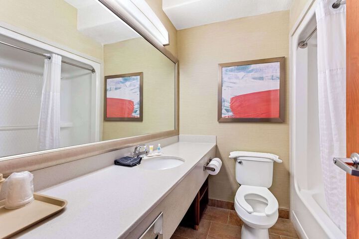 Room 40 of 54