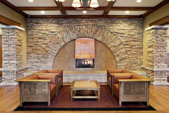 DoubleTree by Hilton Libertyville - Mundelein