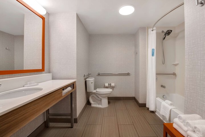 Hampton Inn Anderson / Alliance Business Park