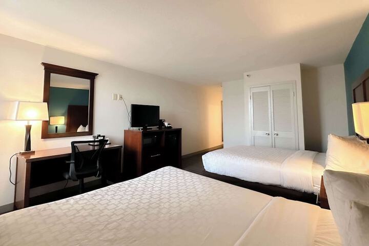 Room 26 of 77
