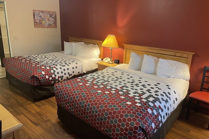 Room 6 of 18