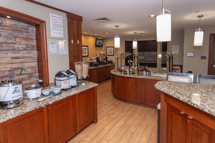 Staybridge Suites Bowling Green by IHG