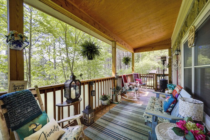 West Jefferson Vacation Rental Near River