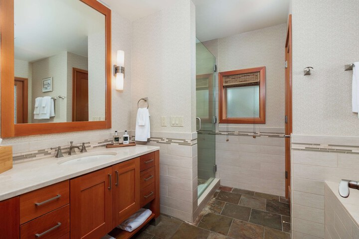 Headlands Coastal Lodge & Spa