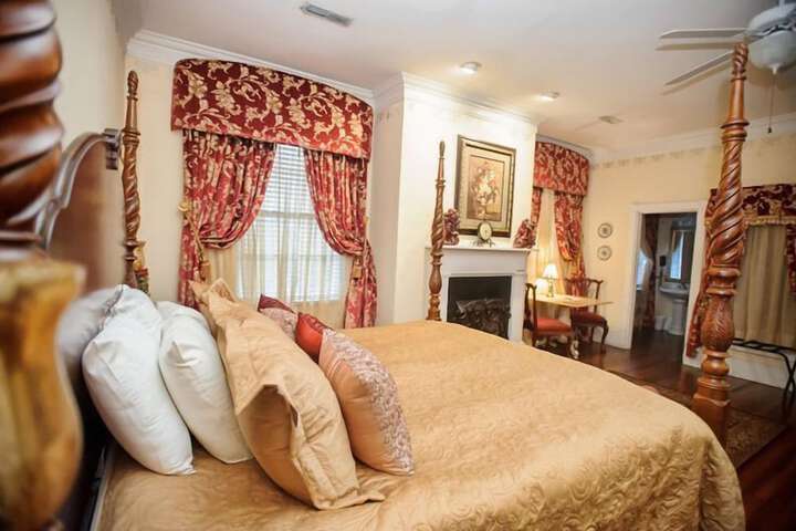 Room 21 of 28