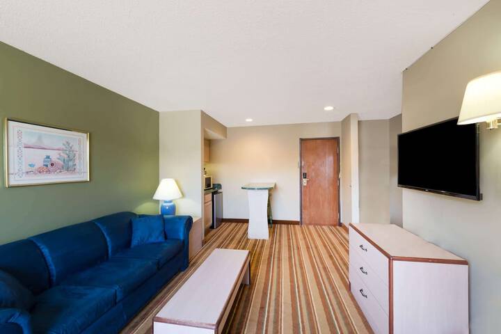 Room 7 of 13