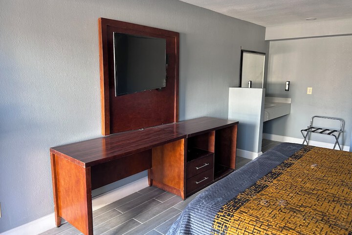 Airport Motor Inn