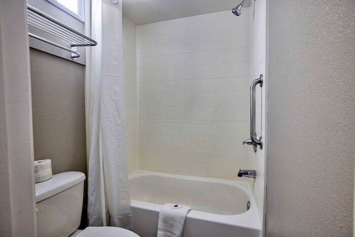 Room 18 of 26