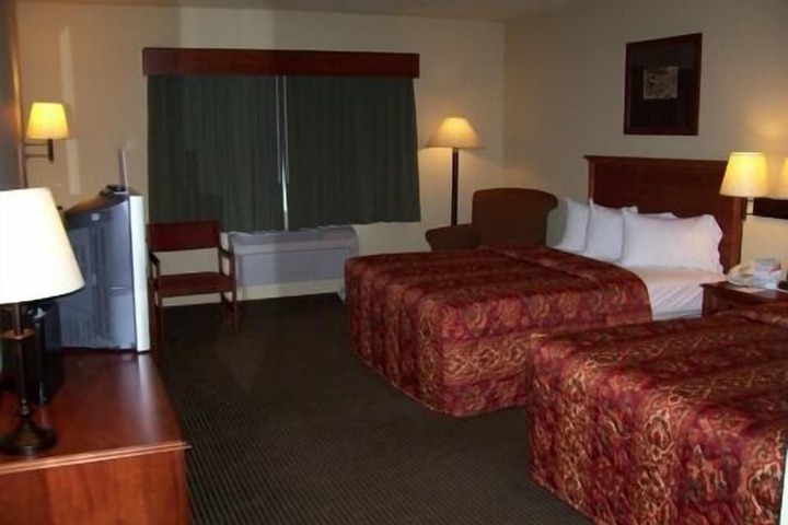 Room 6 of 10