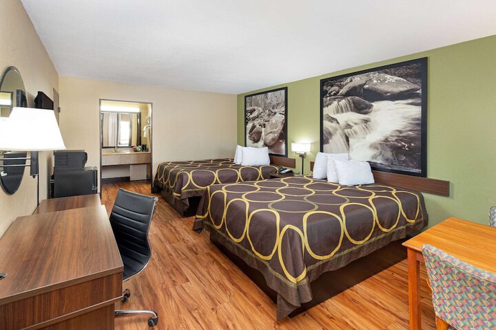 Room 8 of 26