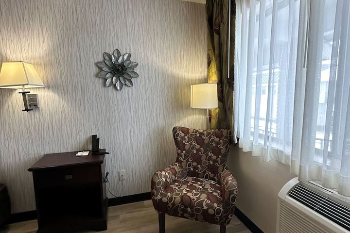 Room 35 of 74