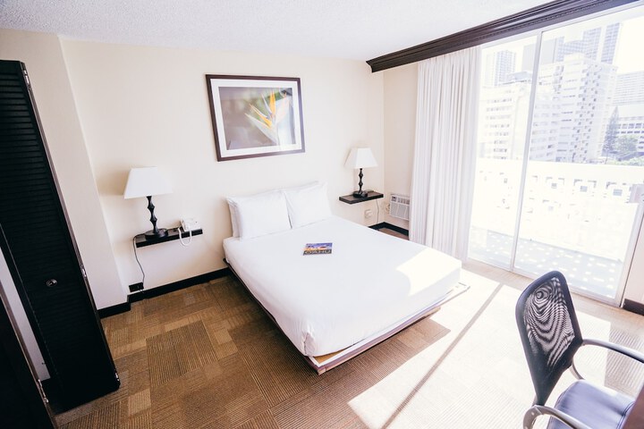 Room 34 of 53