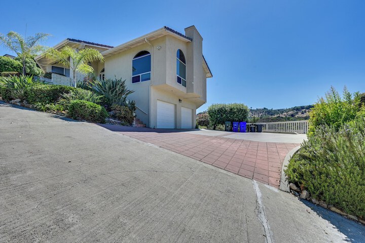 San Marcos Getaway w / Deck & Lake Views!