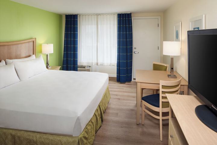 Surfside Hotel and Suites