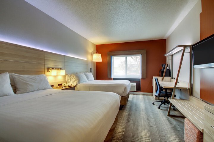 Room 12 of 38