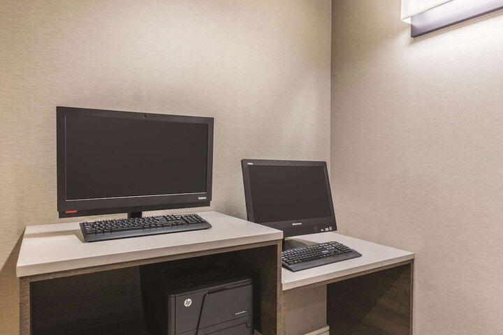 Business Center 44 of 45