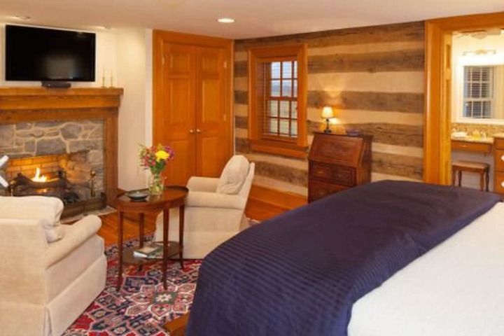 Hillbrook Inn