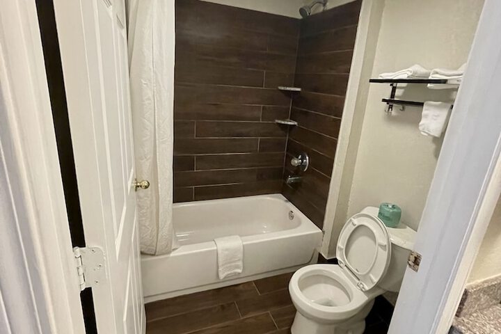 Room 16 of 22