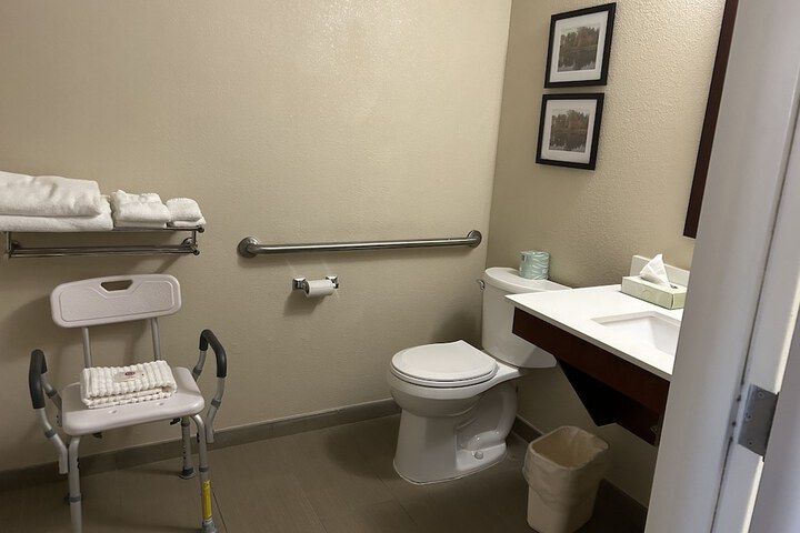 Room 14 of 34