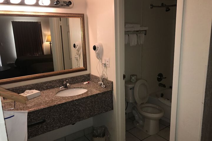 Days Inn by Wyndham Cave City