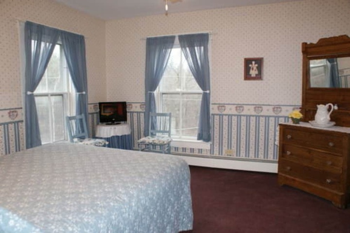 Room 32 of 70
