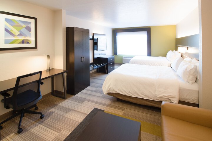 Holiday Inn Express & Suites Worthington by IHG