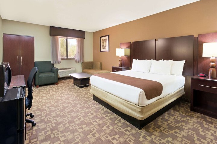 Room 12 of 14
