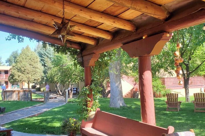 El Pueblo Lodge