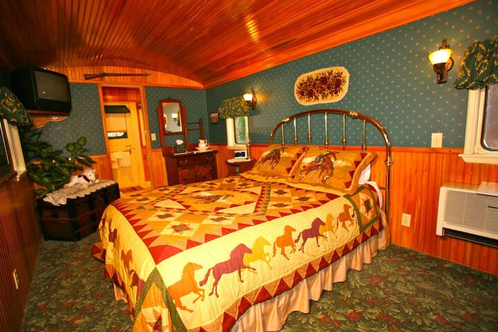 Featherbed Railroad B & B Resort