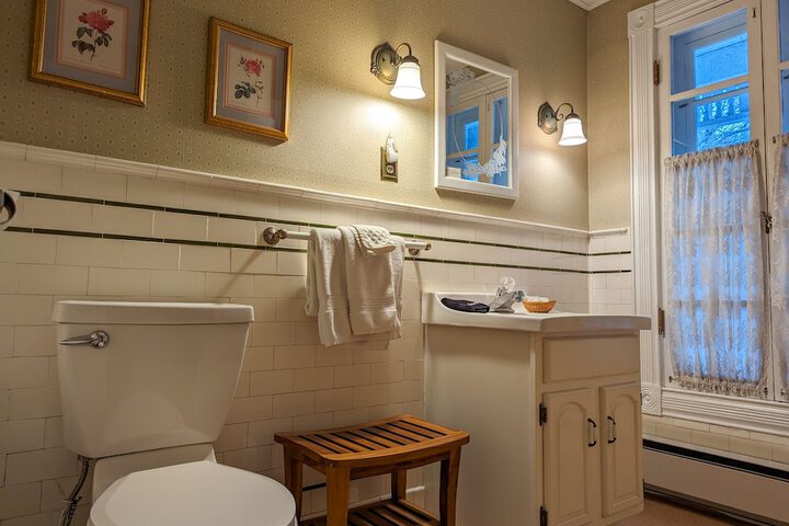 Hudson Manor Bed and Breakfast